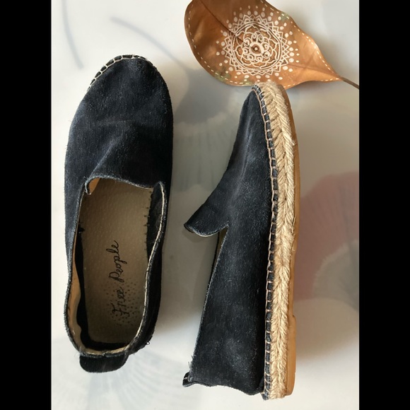 Free People Black Suede Leather loafers flats size 7 - Picture 6 of 9